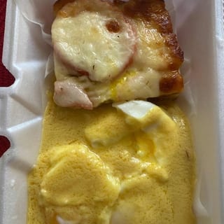 Classic Eggs Benedict